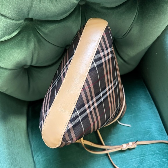 Burberry vintage crossbody bag - Picture 4 of 5